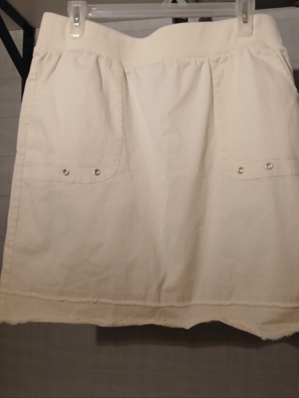 Women's  Denim & Co. Medium Ivory Freyed Hem Skirt with Front Pockets    FF#411